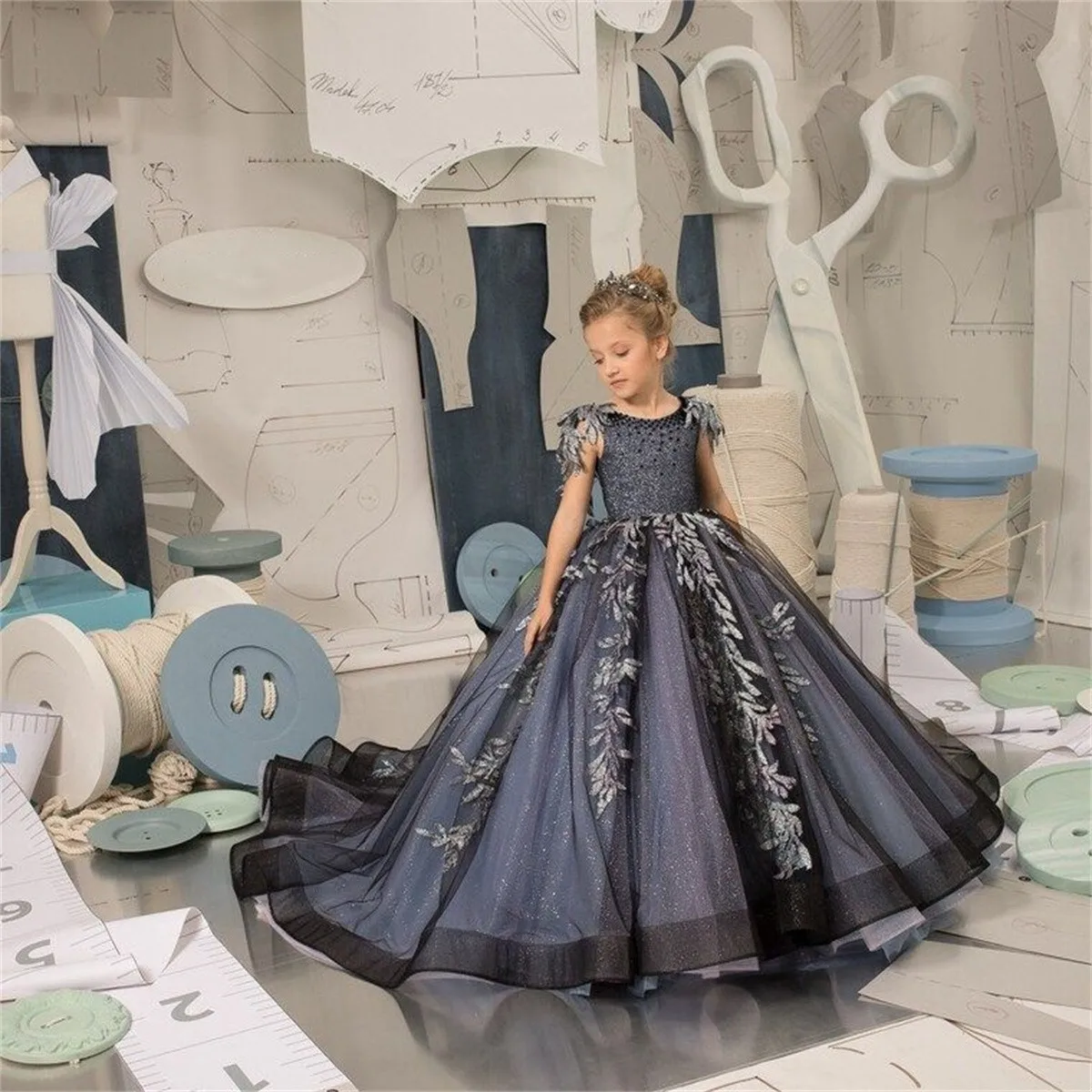 

Черно-сиреневое Цветочное платье для девочки, кружевной корсет с пуговицами и многослойной юбкой, тюль с кружевной аппликацией, свадьба