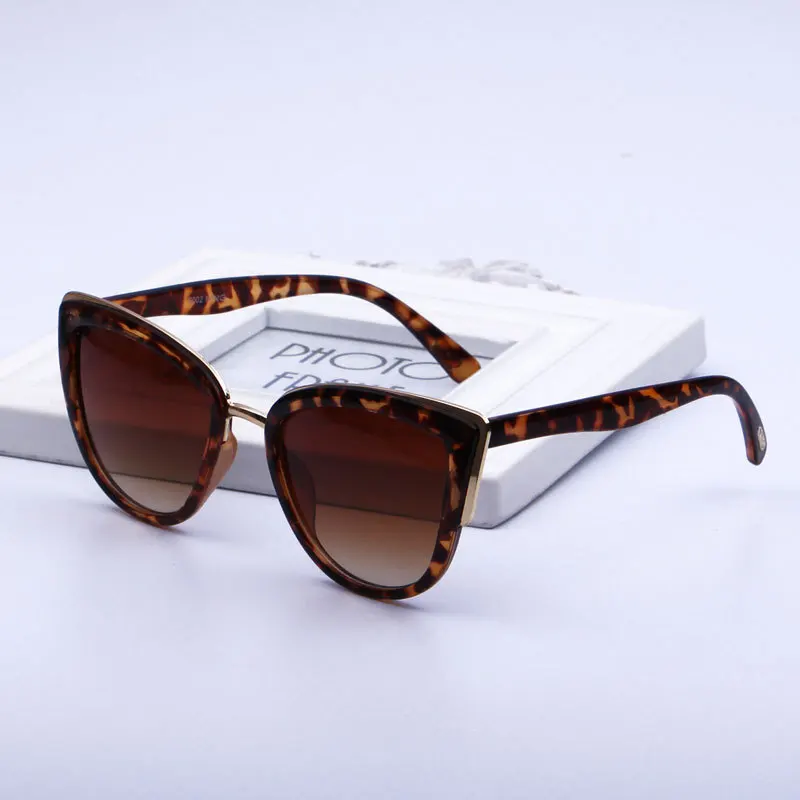 New Cat Eye Sunglasses Women Retro Designer Round Gradient Oversized Glasses