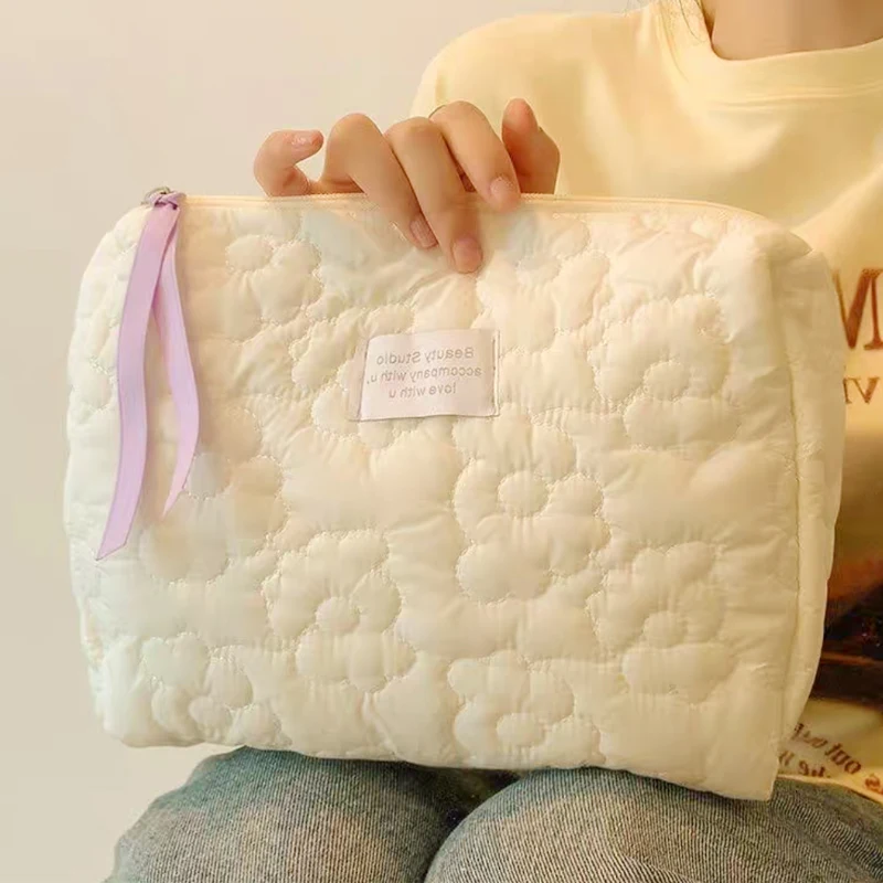 Soft Flower Pattern Cosmetic Bag Portable Makeup Packaging Display Storage Organizer Large Capacity Female Travel Wash Pouch 2