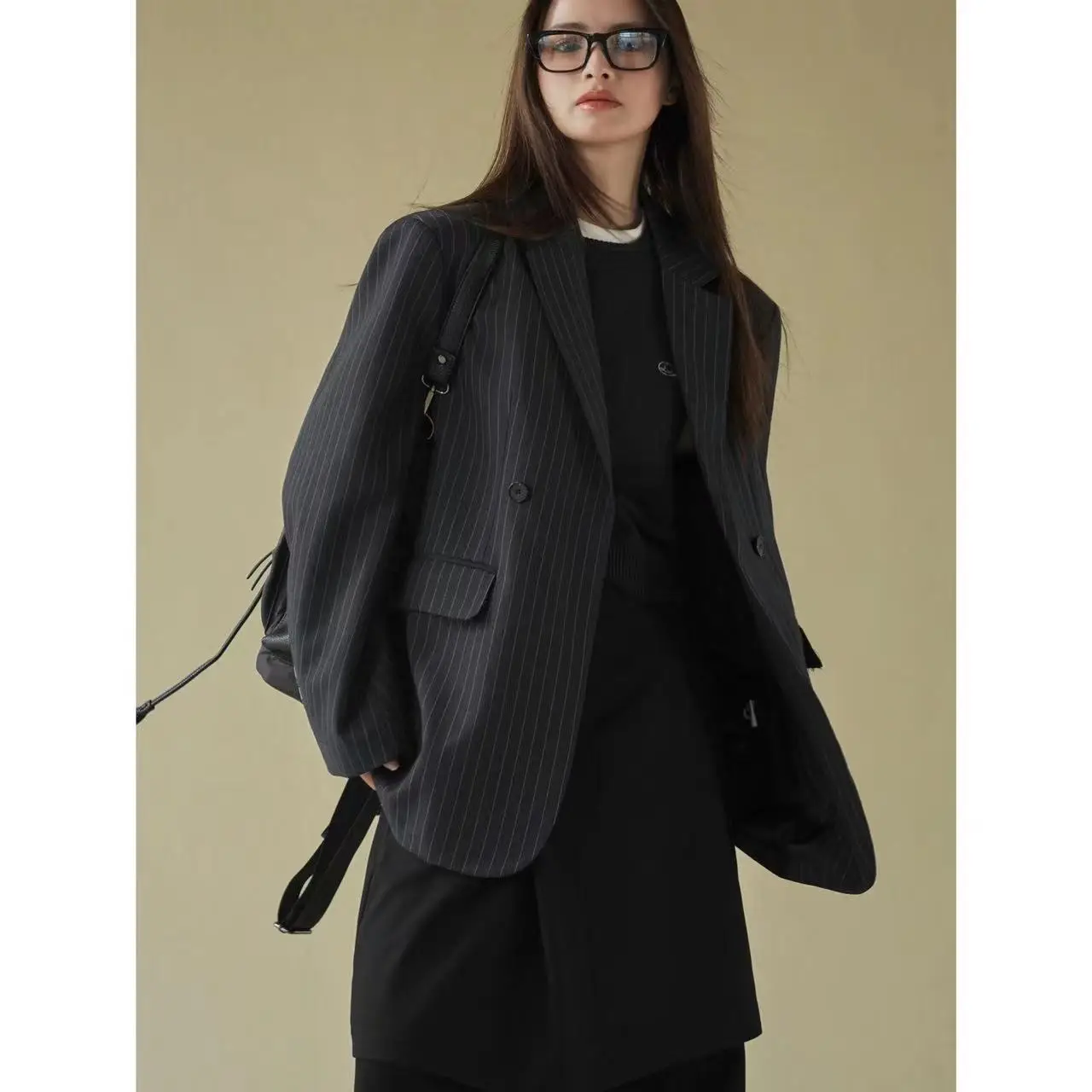 

Женская Повседневная куртка в полоску, свободная двубортная куртка с карманами и украшением, Осень-зима