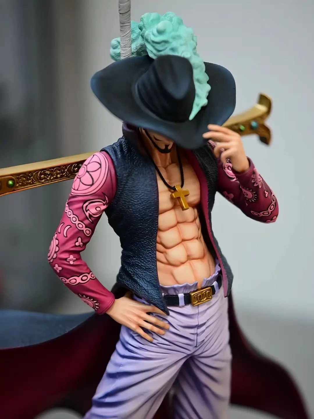31cm One Piece Hawk-Eyes Mihawk Anime Warlord Figure Model