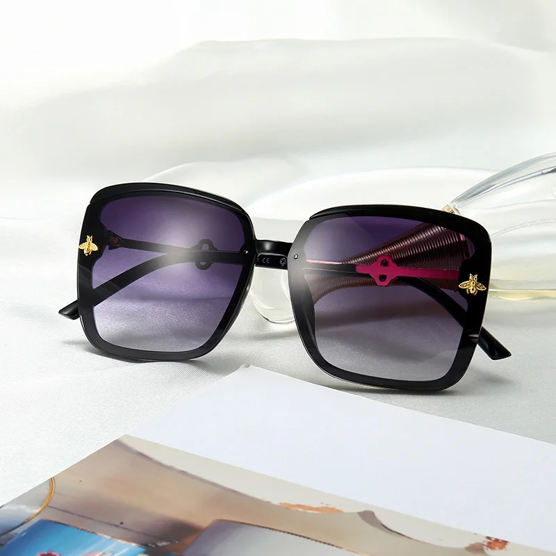 Luxury Square Designer Bee Sunglasses - Fashion Mirror Gradient Retro Eyewear UV400