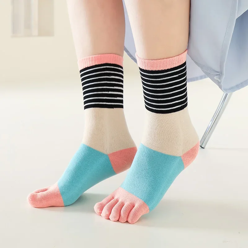 1 Paar Frauen Baumwolle Fünf-Finger-Socken bunte Streifen Split Toe Sports ocken Kawaii Harajuku High Tube Fünf-Zehen-Split-Toe-Socke – Detail 12