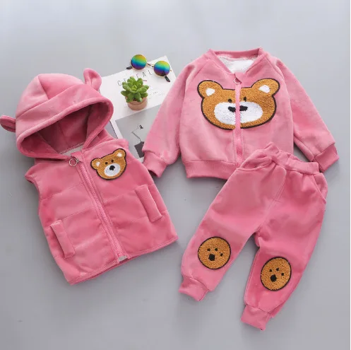 Baby Jungen Anzug 2024 Jungen und Mädchen Herbst Plüsch Dick Warm Lässiger Kapuzenpullover Winter Cartoon Süßer Bär Dreiteiliger Anzug 0-4 Jahre – Detail 9