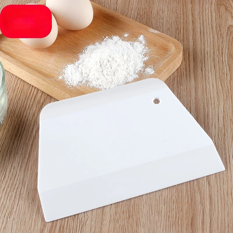 Рисунок 4 - Пластиковый скребок для муки