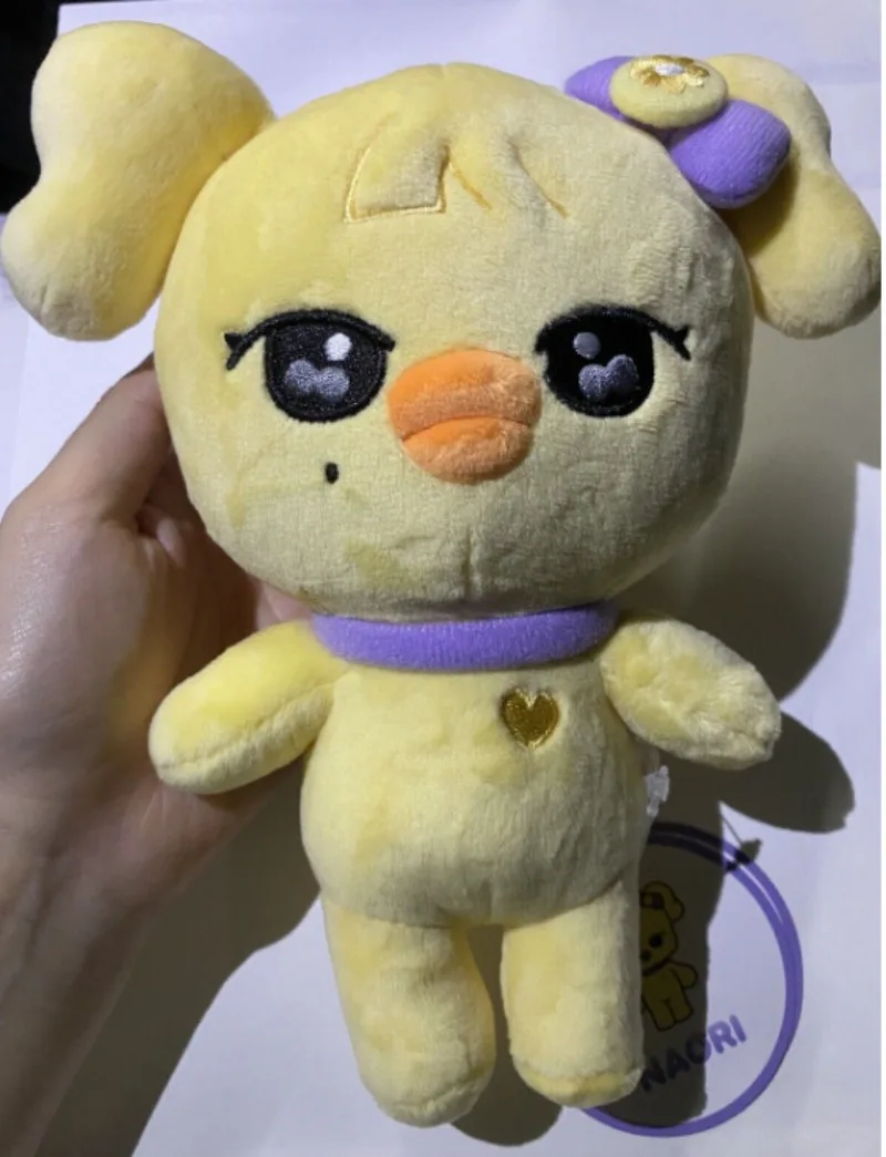 Kpop ive Cherryぬいぐるみ、かわいいミニブピロー、生意気な