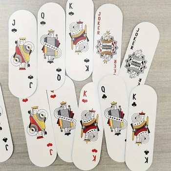 Un gioco di carte creativo e lungo, dal design facile da impugnare, in materiale di carta, in diversi colori, adatto per riunioni di famiglia e giochi di società.