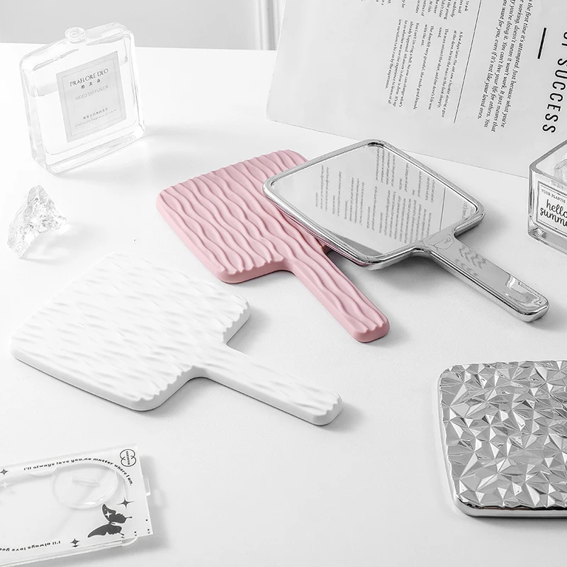 휴대용 미니 Ins 액체 모양 사각 거울, 휴대용 데스크탑 화장품 거울, 메이크업 거울, 여행 금속 뷰티 거울, 신제품