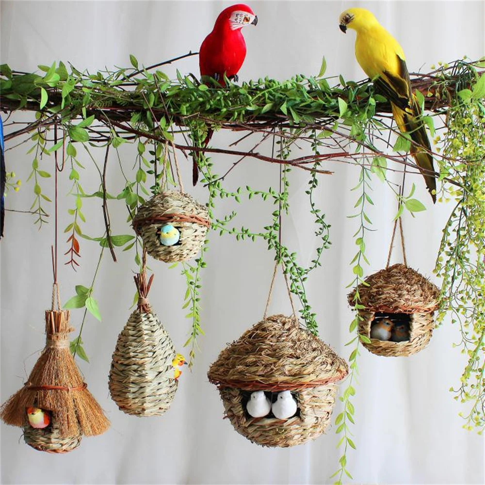 

Hand-Woven Bird House Natural Grass Bird Cage Shelter Hut Small Bird Pets Hideaway Outdoor Horticultural Hanging Parrot Nest