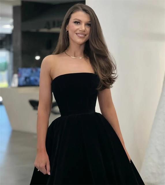 Stunning Strapless Little Black Dress Knee-Length Short Evening Dress