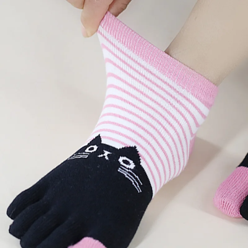 Full Toe Yoga Socks Women Cotton Cat Cartoon Silicone Non-slip 1/4 Crew Five Toes Pilates Socks 1 S59774cdc2d9d4f978231fbe5b9b6affcD