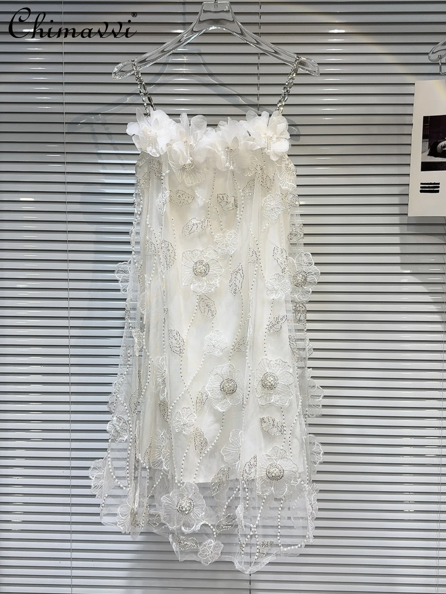 

2024 Summer New Fashion Chain Shoulder Strap Embroidered Flower Mesh Fairy Dress Sweet Sexy Loose Elegant Party Strap Dress