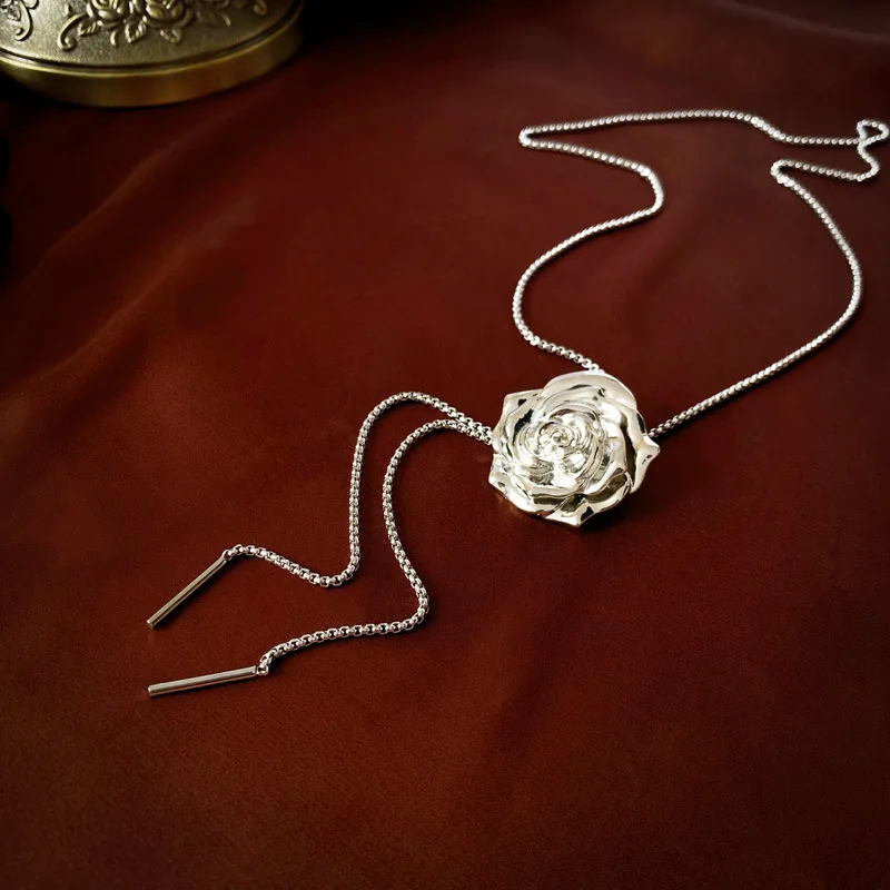 

Metal Rose Flower Pull Necklace Clavicle Chain Necklace Women