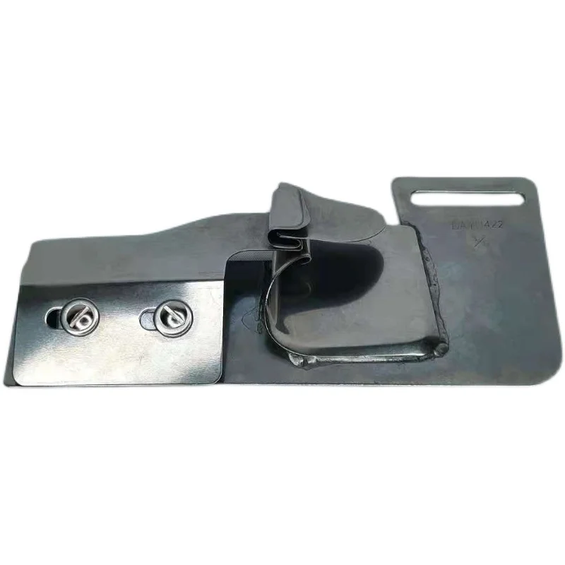 Presser Foot of Flat Car Sewing Machine Synchronous group sewing tool for double needle car flat    seam cylinder 2