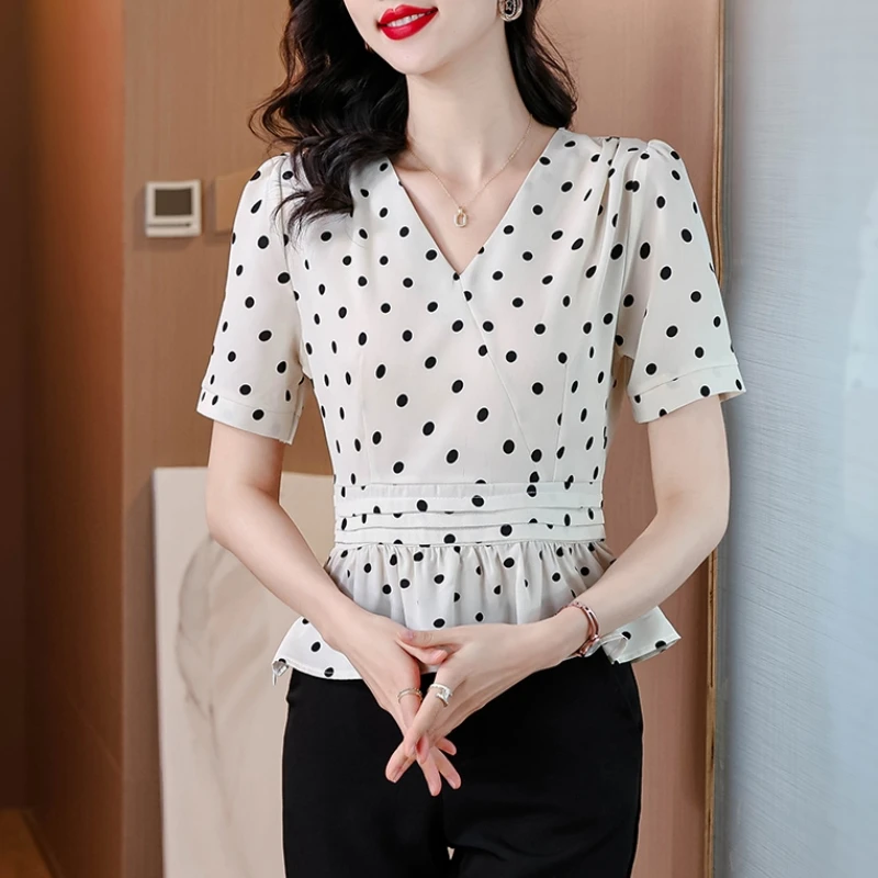 

2024 Summer Plus Size Women's Wear Age Reducing Fashion Trend Retro Polka Dot French Slim Fit V-neck Chiffon Shirt Short