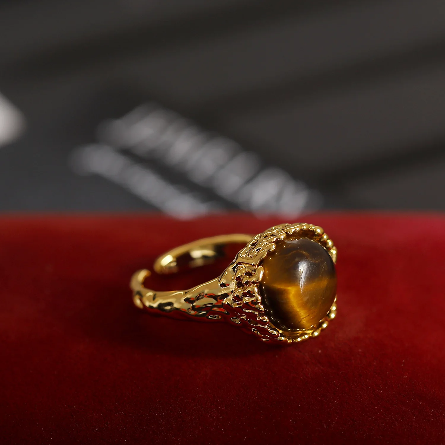 

Vintage Series Natural Tiger Eye Open Ring: Unique Design with High-End Fashion, Personality Adjustable Ring in Antique Style