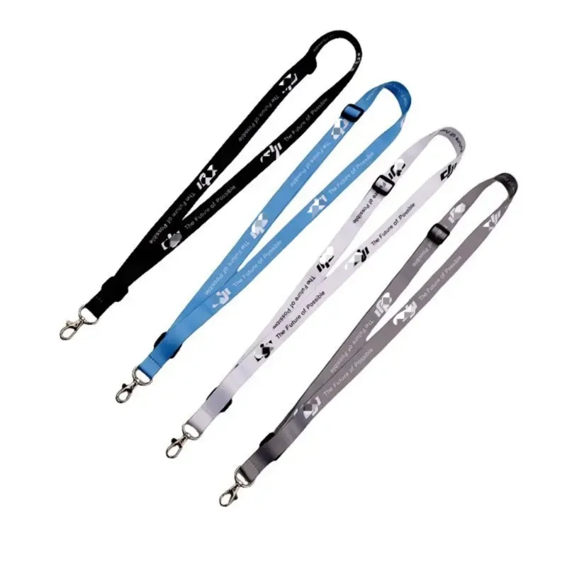 Caméra Action 360° HD 1080P - Mini Caméra Sport Étanche tenue à la main, filmant un skieur effectuant un saut en hors-piste.
