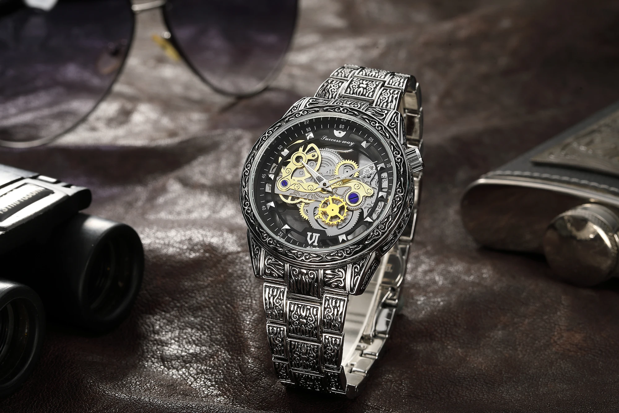The New Circular Golden The High Quality Men Glass Stainless Steel 30 Life waterproof Quartz Watch