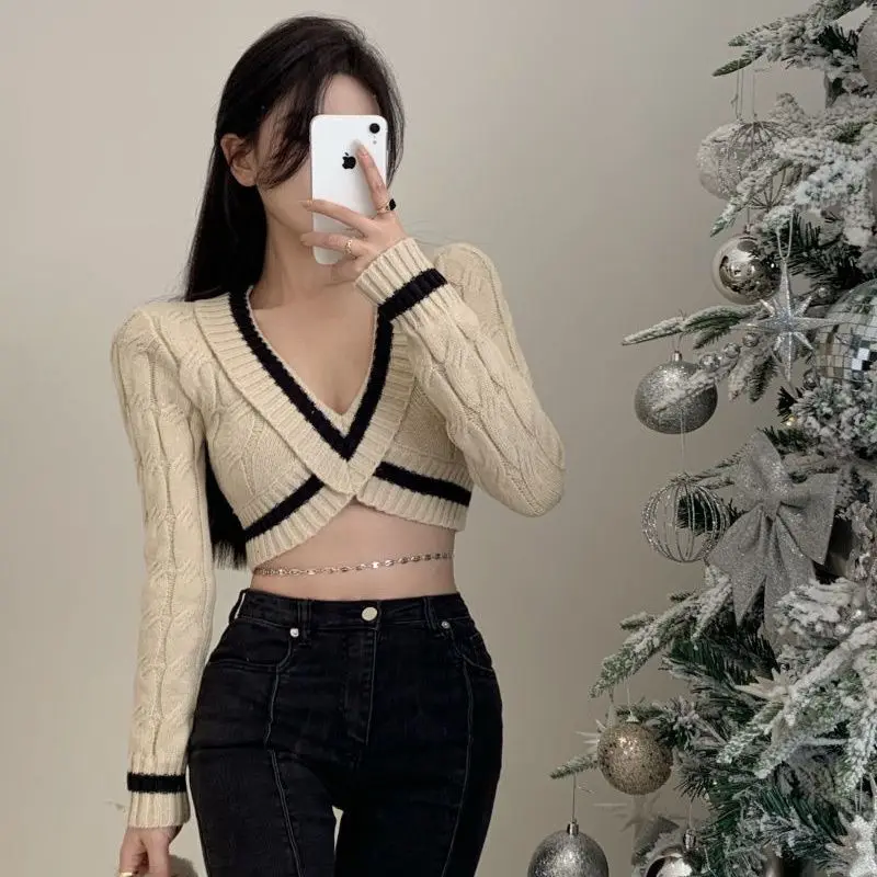 Рисунок 2 - Женский винтажный укороченный свитер Deeptown Y2K