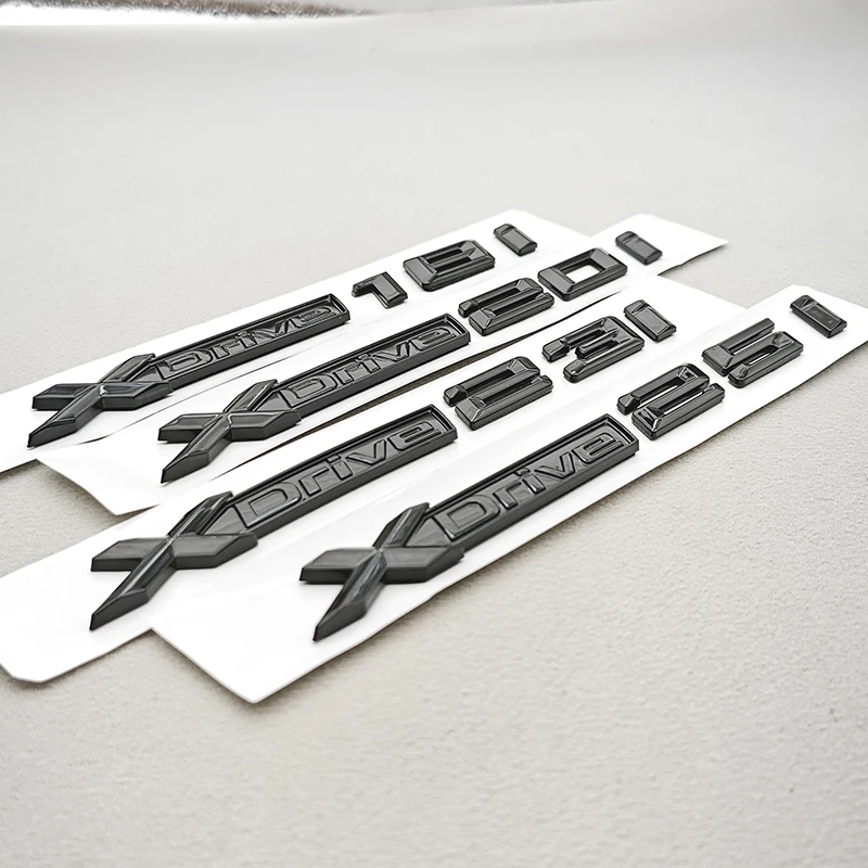 3D ABS 블랙 로고 XDrive 20i 30i 40i 45i 자동차 스티커 트렁크 배지 펜더 사이드 엠블럼 (X1 X2 X3 X4 X5 X6 X7 자동차 액세서리용)