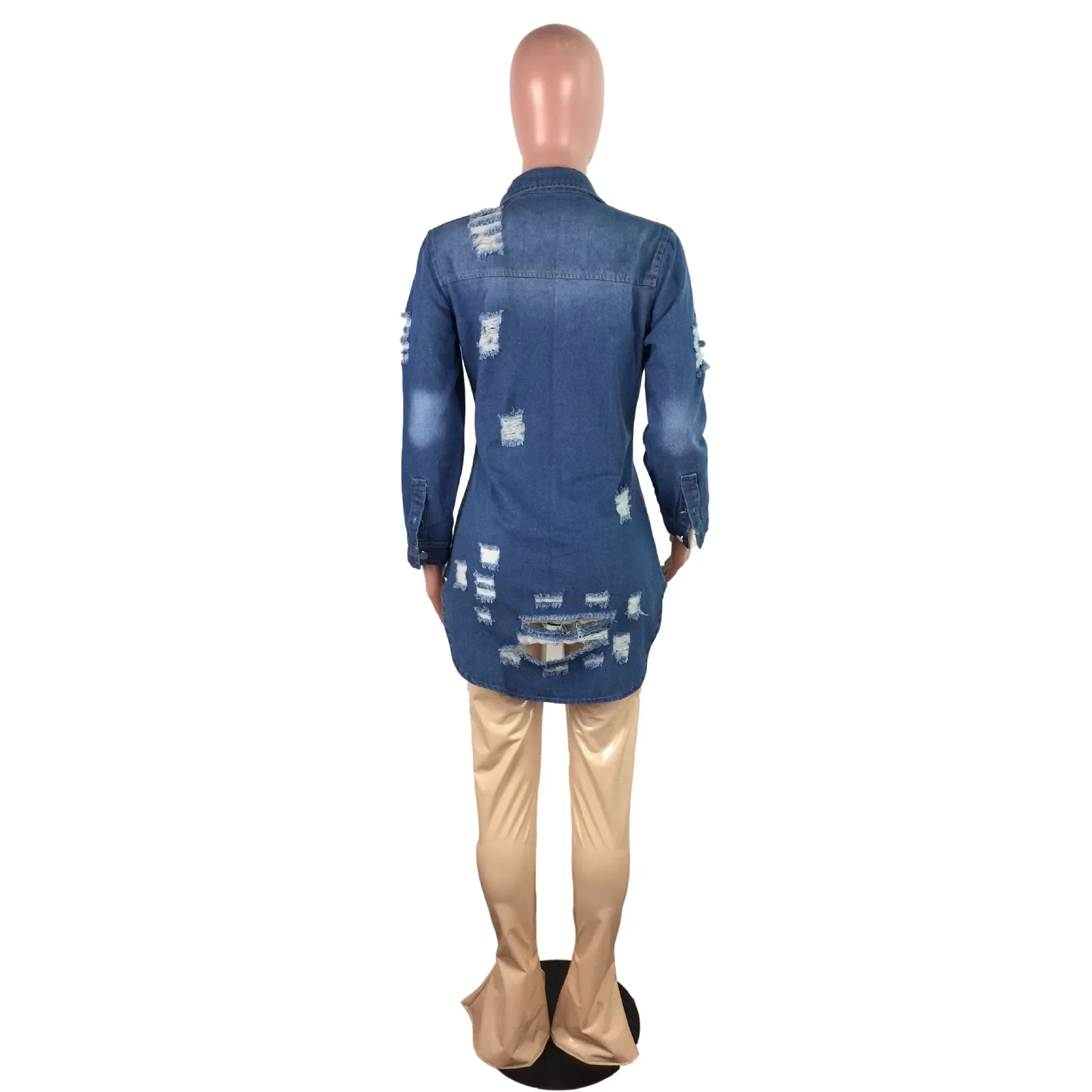 Рисунок 6 - Женская джинсовая куртка на пуговицах