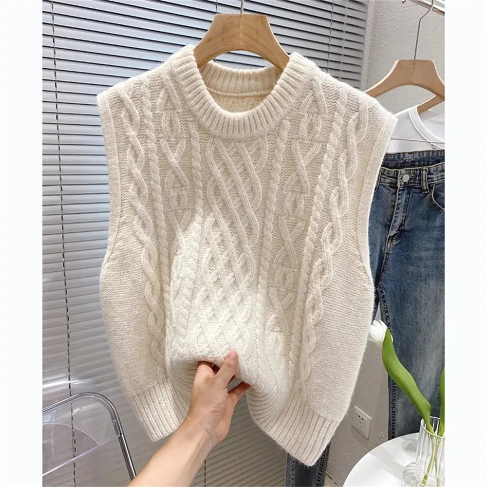 Cable Knit Tops Women's Cable Knit Sweater Vest - Oversized V-Neck