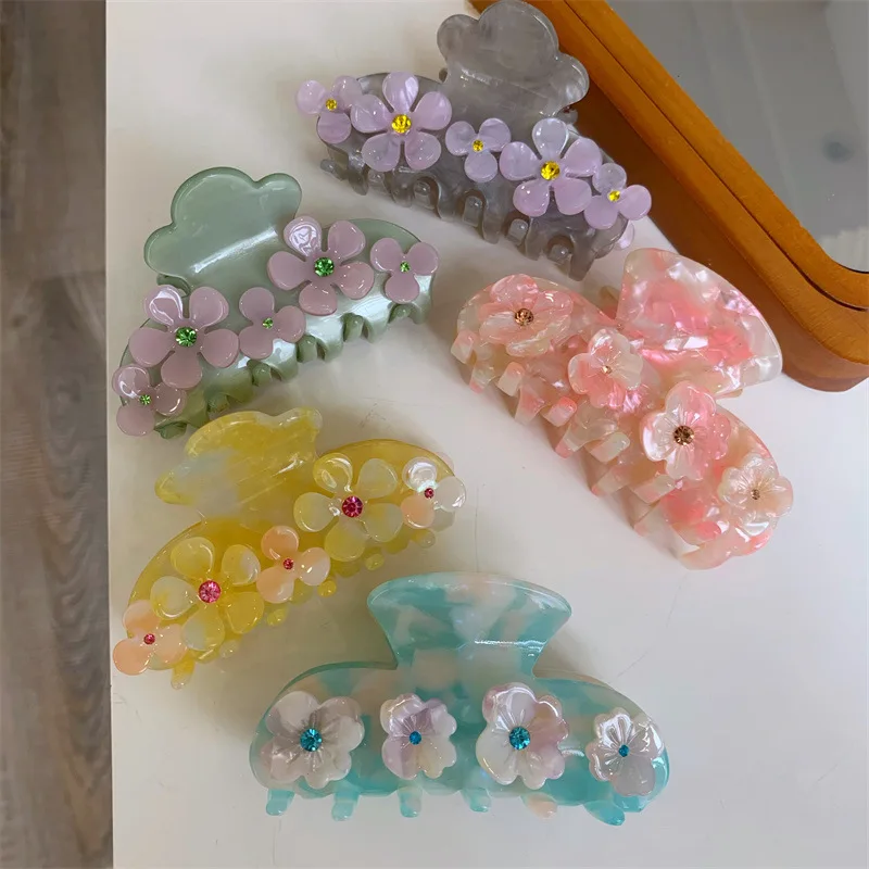 

Advanced Elegant Acetate Hair Clips and Three-Dimensional Flowers Butterfly with Rhinestone Hair Claws Hair Accessory for Women