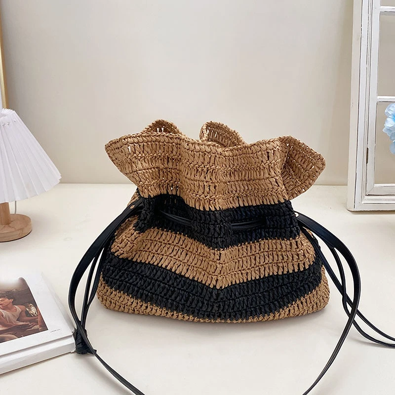

Natural Straw Totes Stripes Large Capacity Rattan Shoulder Bags For Travel Clutches Drawstring Beach Messenger Bag
