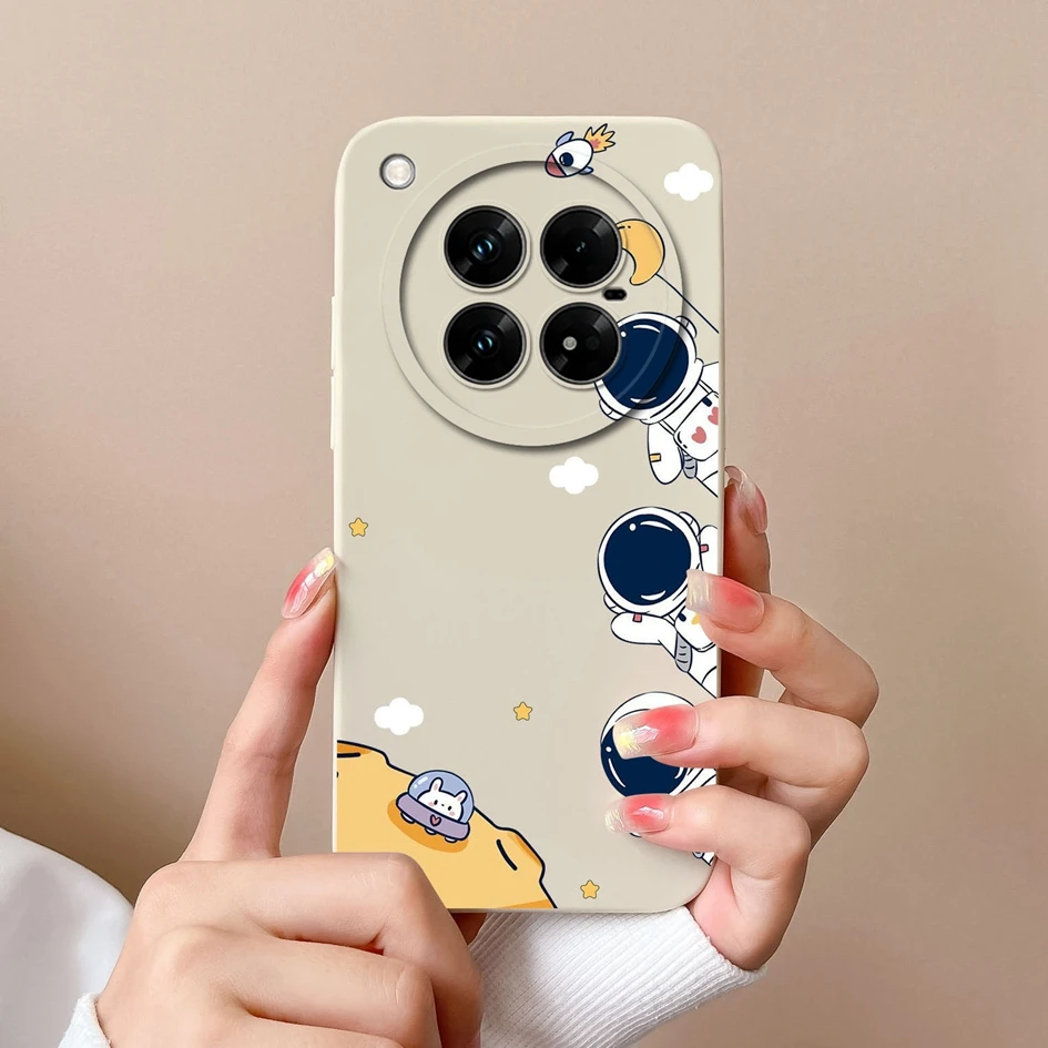 Lovely Pilot Astronaut Cartoon Soft Liquid Silicone Painted Anti-Drop Case