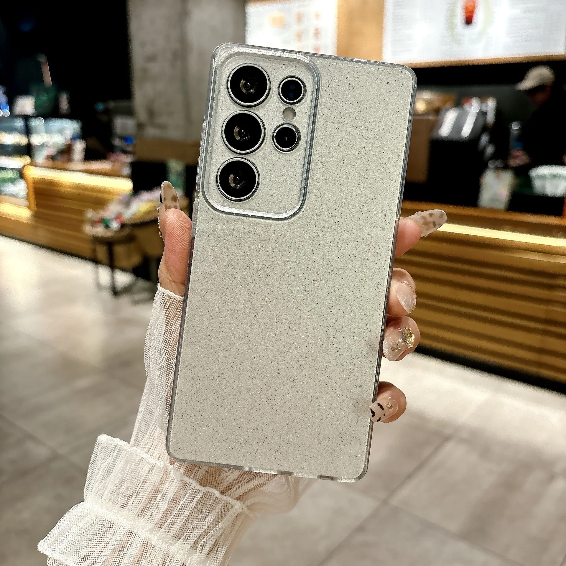 Luxury Gold Glitter Phone Case - Elegant and Stylish Cover Accessory