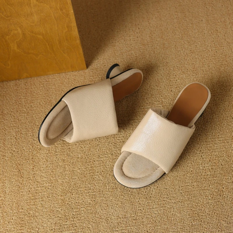 Comfortable soft leather bread shoes, sheepskin slippers, women's summer fashion middle heel sandals