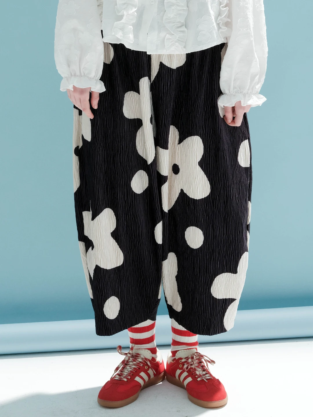IMAKOKONI Original Design Wave Dot Flower Print Elastic Waist Pants Loose Pleated Velvet Wide Leg Pants for Women 223965