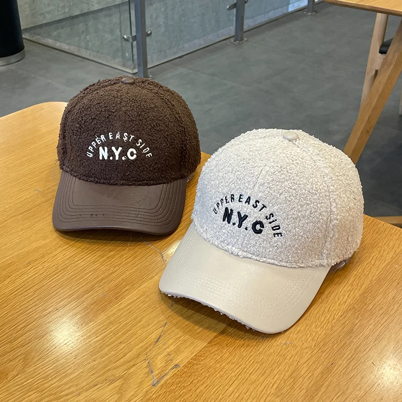

Autumn and Winter Leather Brim Stitching Baseball Cap Purple Women Plush Warm Letter Printing Couple Peaked Cap Men Fashion Cap