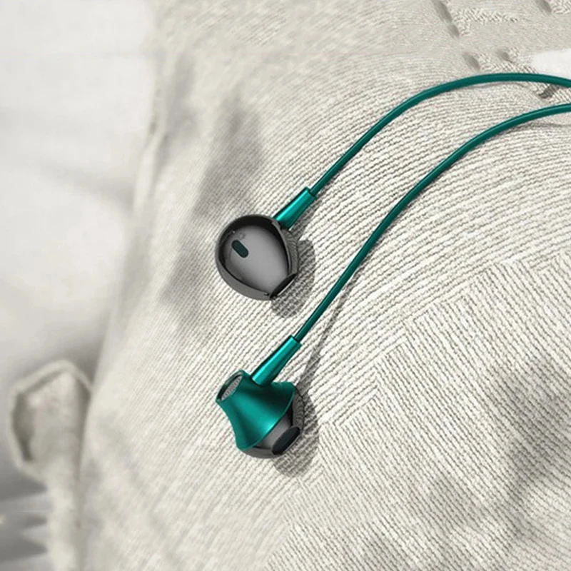 Auriculares in-ear con cable cancelación ruido y micrófono bajo_voghion.com