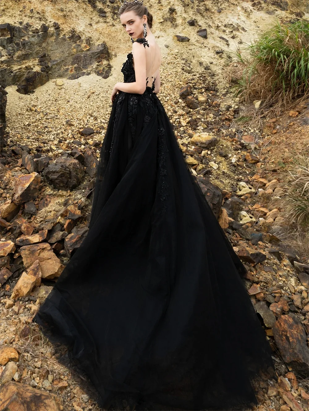 Рисунок 4 - Женское вечернее платье без рукавов It's yiiya