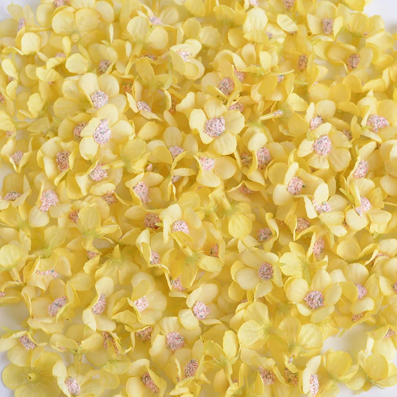 100Pcs Mini Silk Daisy Flower Heads for Crafts and Decorations