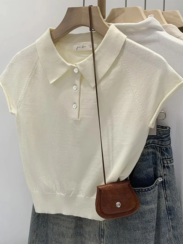 T-shirt in maglia a maniche corte con colletto polo da donna, grigio tinta unita, con bottoni frontali, elasticizzata, leggera, casual, estiva - immagine 4