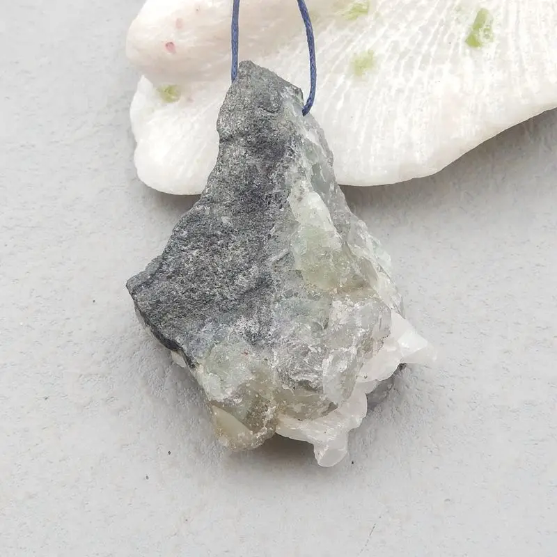 

Натуральный Радужный флюорит Drusy Nugget, подвеска из бисера 67x51x20 мм 79 г, фотоаксессуары