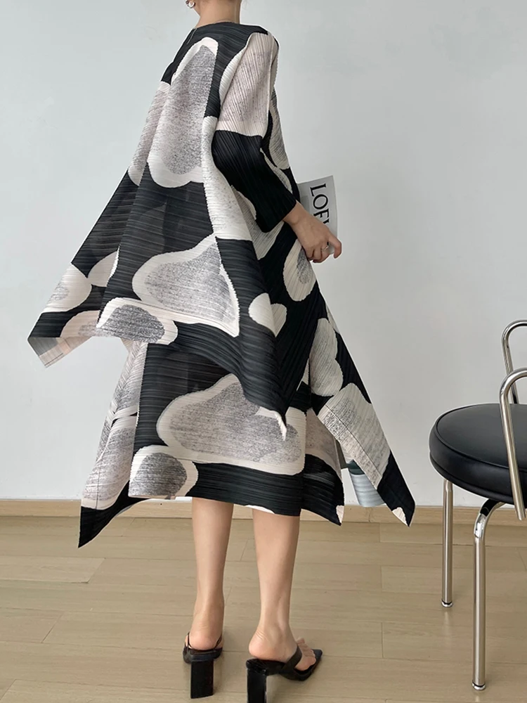 Miyake Pleated Vintage Cloud Printed Round Neck Long Top Loose Plus Size Skirt New Women Designer Korean Fashion Two Piece Sets miyake pleated woolen two piece shawl cloak dress women 2023 summer new korean fashion casual elegant dubai designer clothes