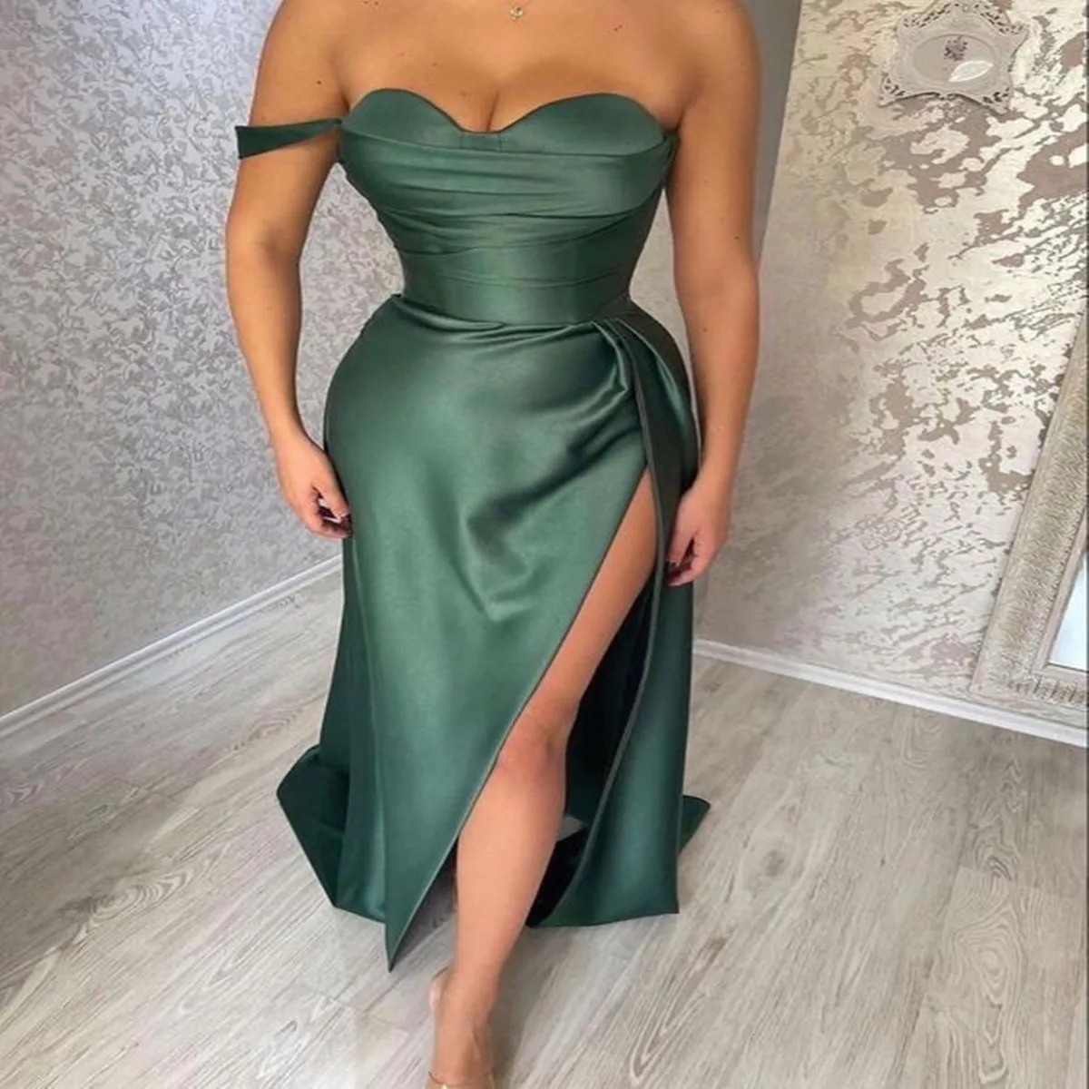 

Sexy Green Off the Shoulder Prom Dress