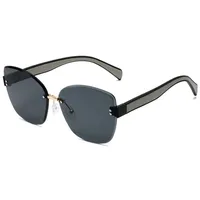 ⁦نظارات كات آي كبيرة بدون إطار – موضة 2025 وحماية UV 😎✨⁩ - الصورة ⁦5⁩