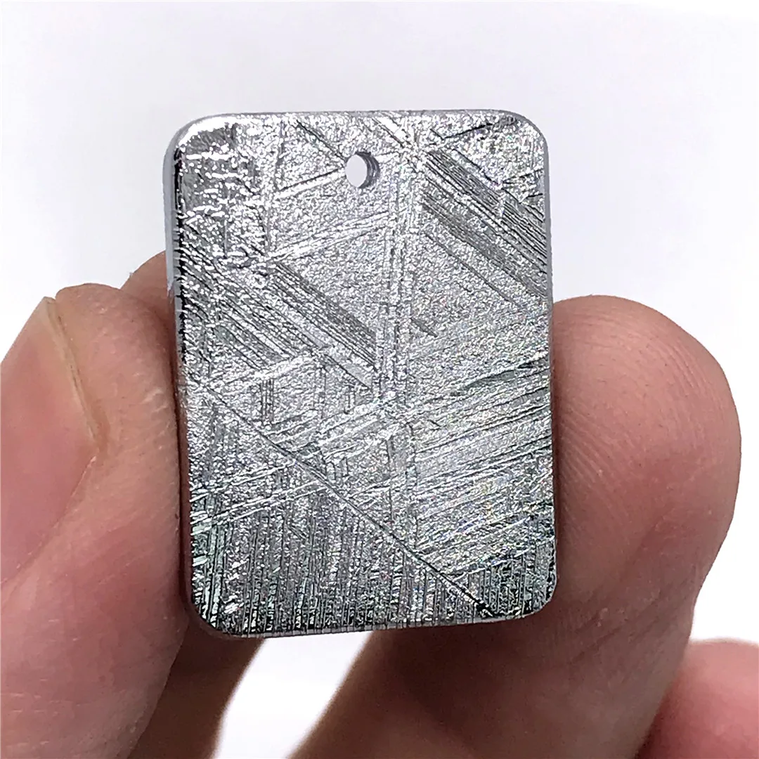 

Натуральный железная подвеска Gibeon из метеорита Moldavite для женщин и мужчин, красивый подарок на удачу, серебряная тарелка, Бусины 22x17x2 мм, каменные украшения AAAAA