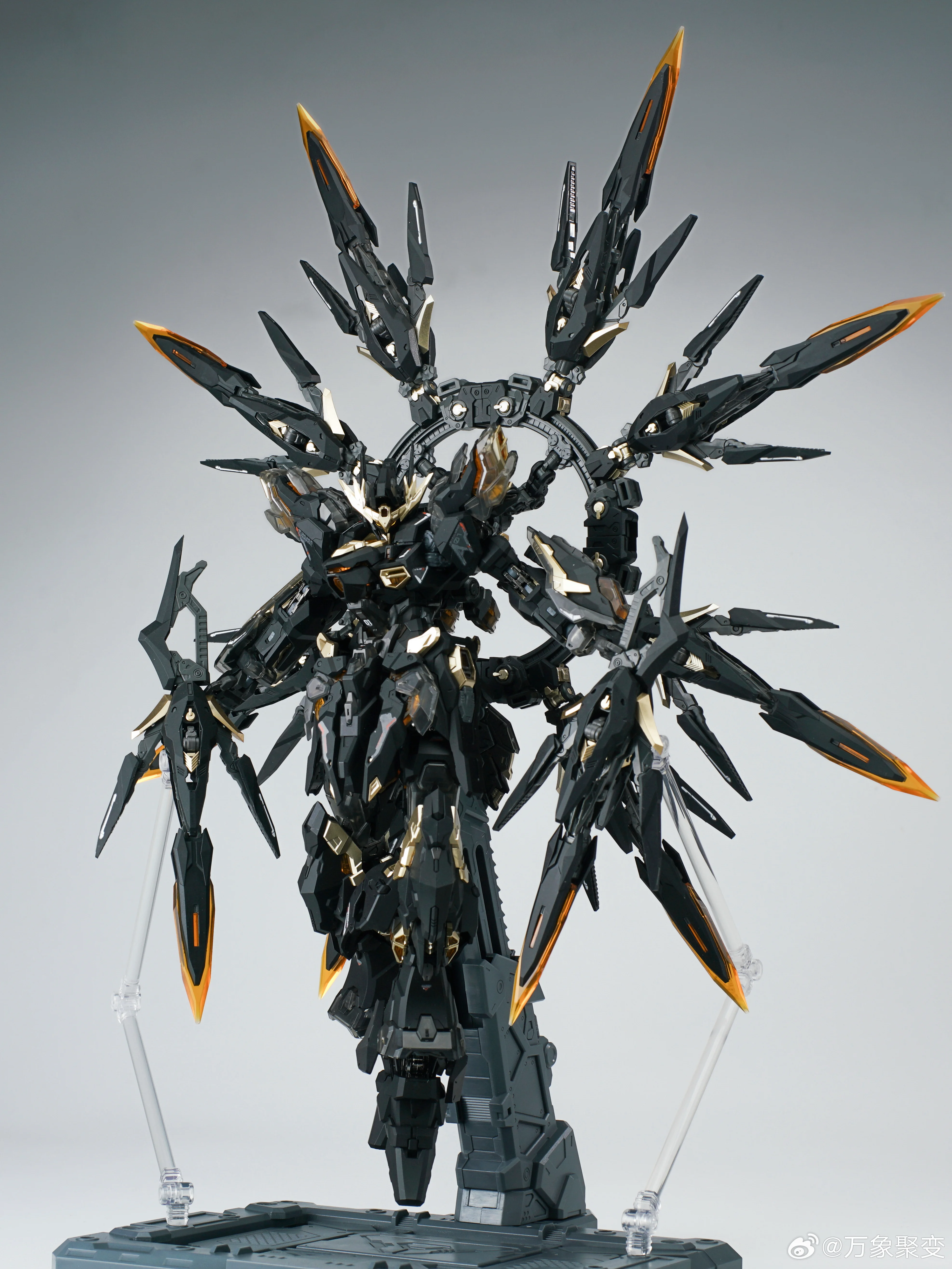 アポカリプス ヴィエンチャンフュージョン アポカリプス 1/100 MG A-01