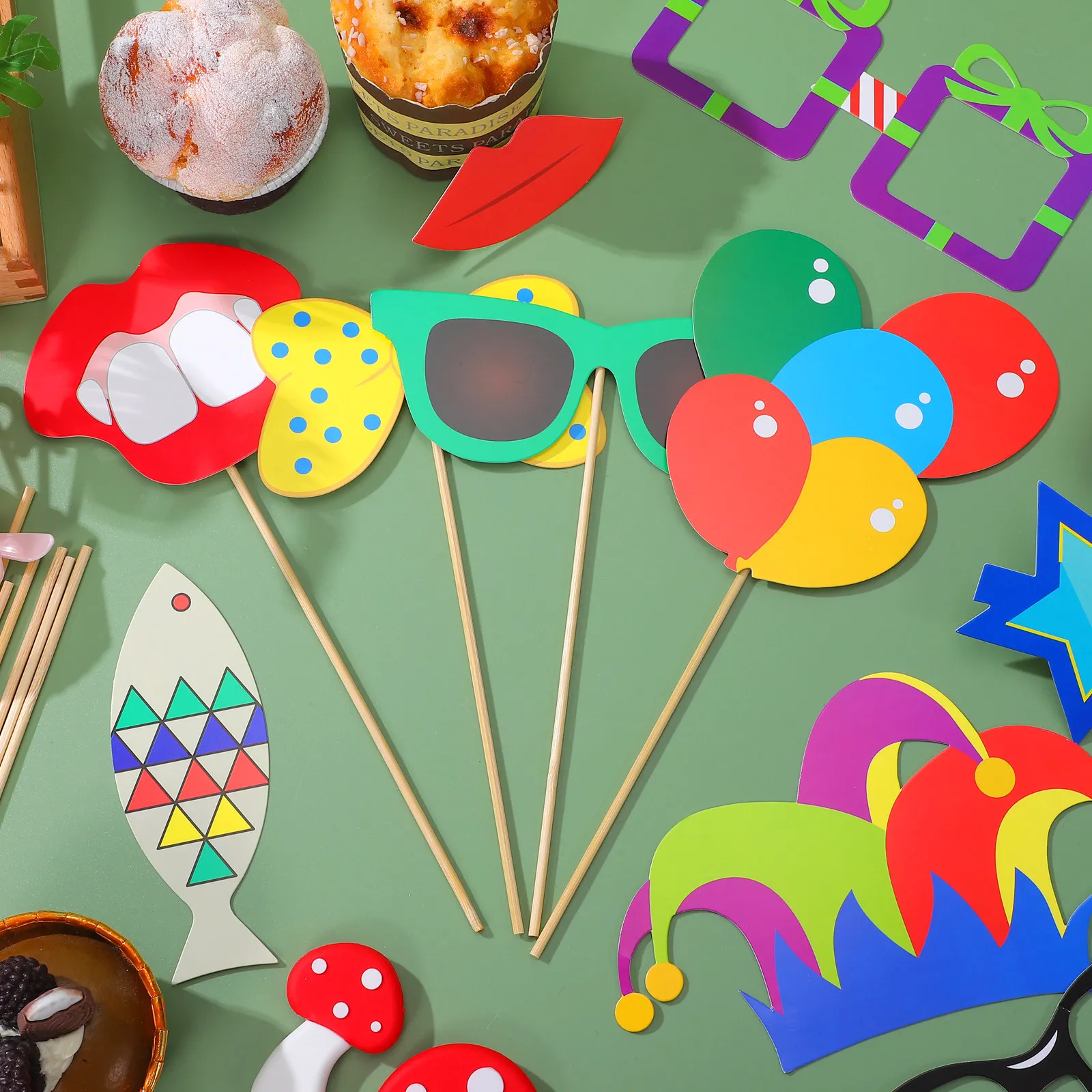 36Pcs 사진 부스 소품 생일 결혼식 카니발 파티 재미있는 액세서리에 대한 다채로운 판지 세트 서커스 사진 소품