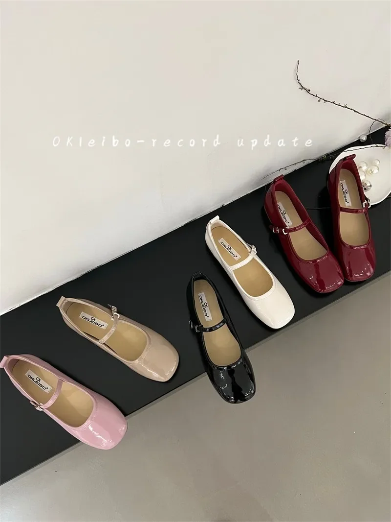Brand Flat Bottom Mary Jane Women's Shoes French Retro One Line Buckle Red Women's Patent Leather Ballet Shoes Trend Size 33-44 2