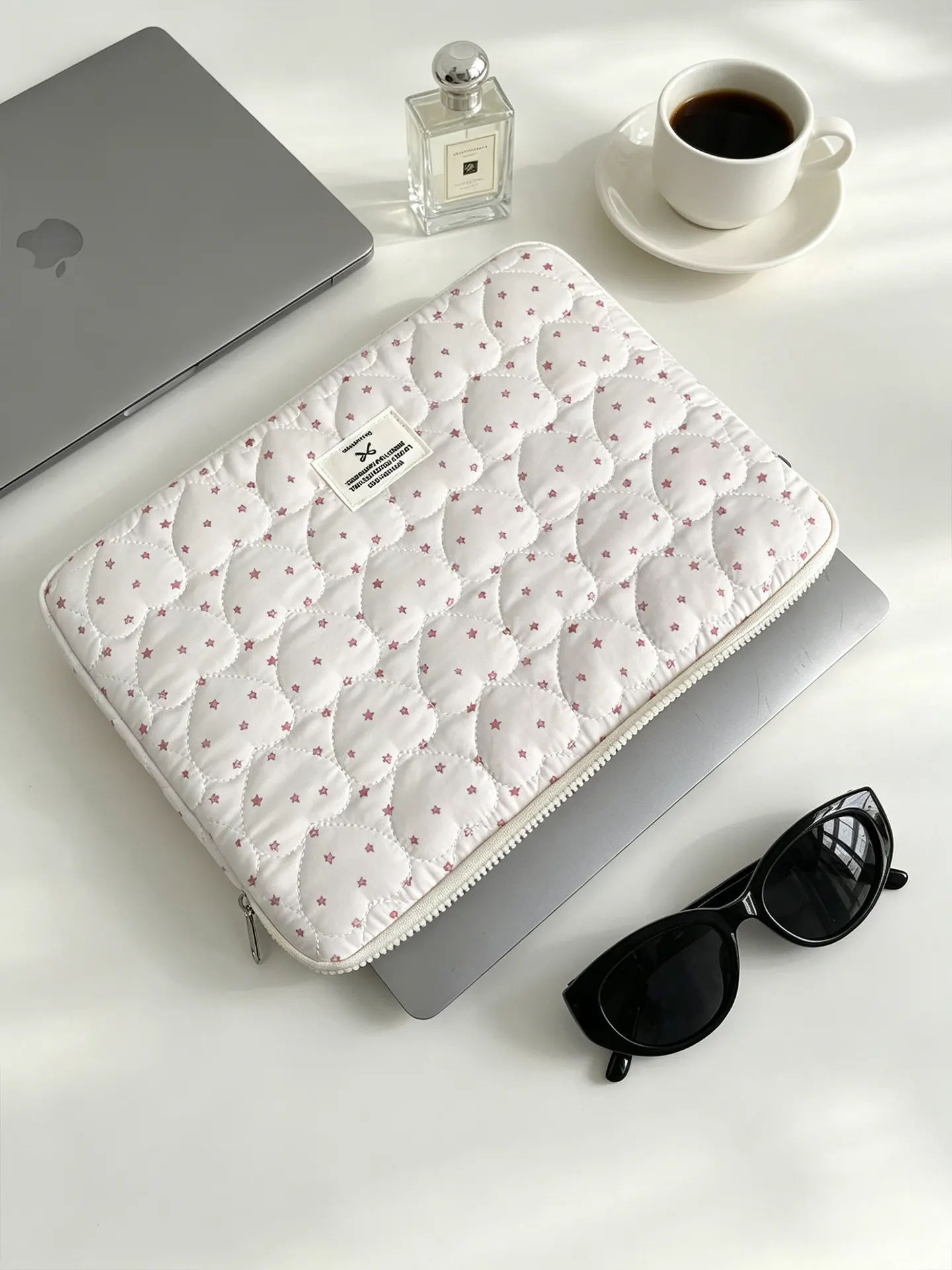 Charming Quilted Laptop Sleeve - Shockproof Notebook and Tablet Pouch Bag