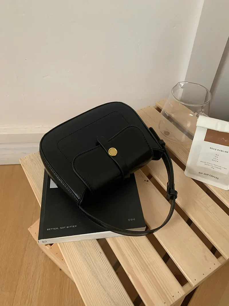 Korean Instagram's Niche New Retro Handbag Elegant and Versatile for Socialites Shoulder Crossbody Bag