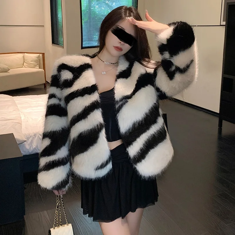 

Zebra patterned faux fur coat for women in autumn and winter 2023, new niche young style light luxury temperament fur top