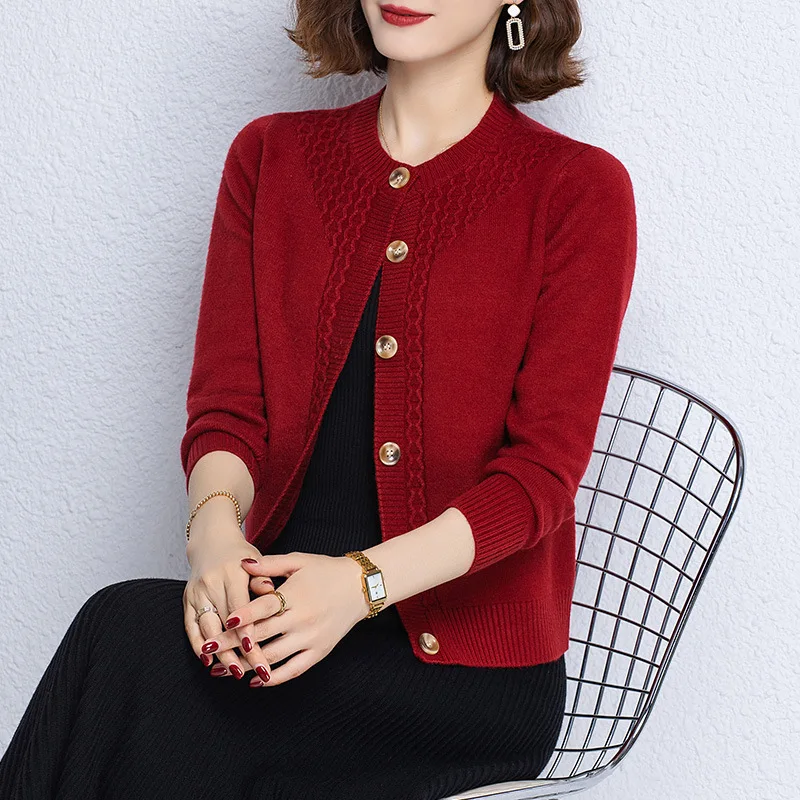 

2023 New Round Neck Autumn Winter Knitted Cardigan Middle Aged Mother Knitwears Buttons Women's Sweater Coat свитер женский