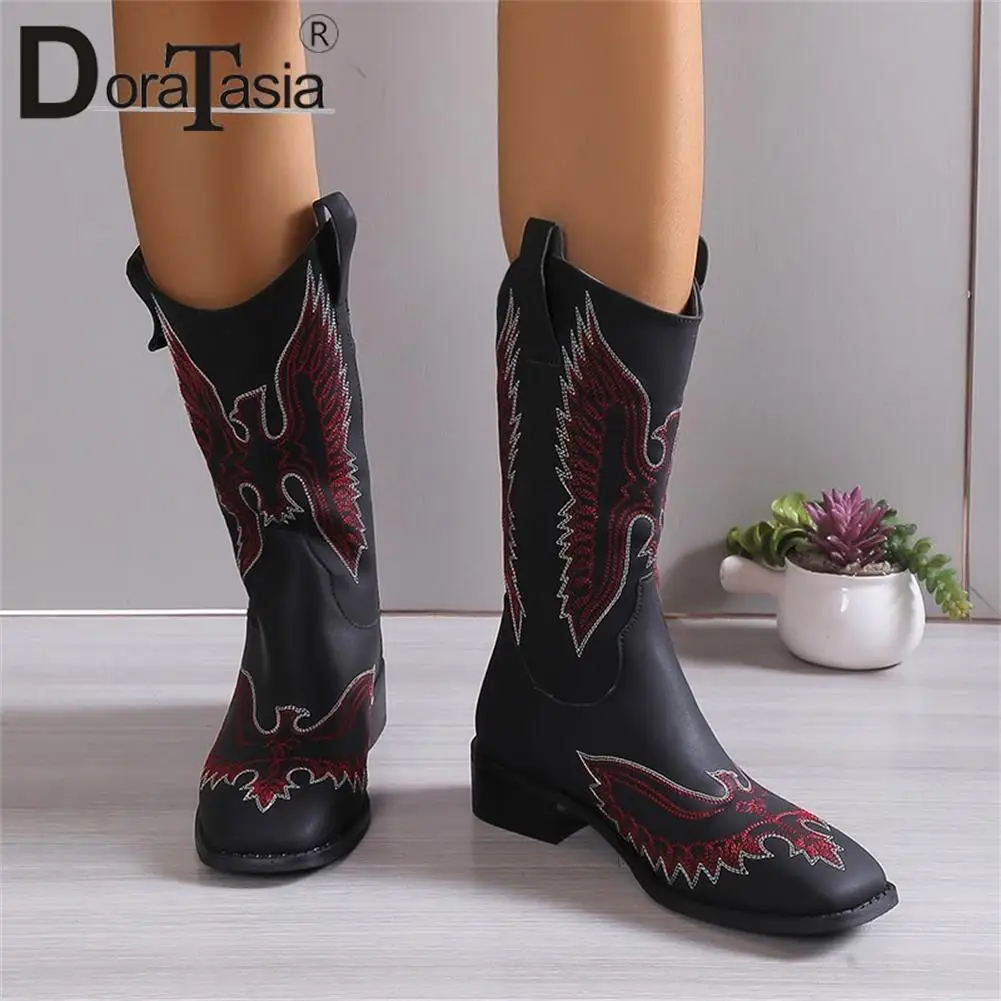 

Brand New Ladies Western Cowboy Boots Fashion Embroider Totem Chunky Heel women's Cowgirl Boots Casual Vintage Woman Shoes